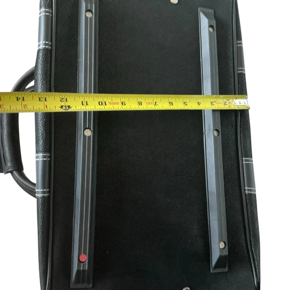 Sovrano black rolling bag duffle golfers bag